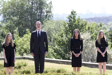 La reine Letizia et le roi Felipe VI d&#039;Espagne avec les princesses Leonor et Sofia à Madrid, le 27 mai 2020