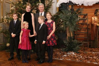 La princesse Elisabeth de Belgique avec ses parents, ses frères et sa soeur, le 17 décembre 2014