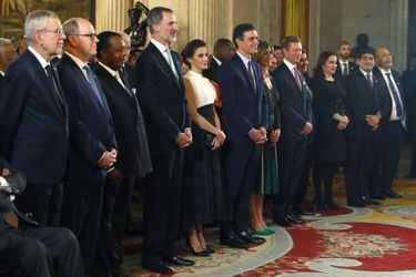La reine Letizia et le roi Felipe VI d'Espagne avec leurs invités au Palais royal à Madrid, le 2 décembre 2019