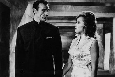 Sean Connery dans la peau de James Bond dans «James Bond 007 contre Dr No», sorti en 1962 (ici avec l&#039;actrice Ursula Andress)