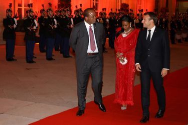 Emmanuel Macron en compagnie de Mswati III, roi de l&#039;Eswatini, et son épouse. 