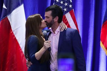 Donald Trump Jr et sa compagne Kimberly Guilfoyle lors d'un débat à San Antonio, le 15 octobre 2019.