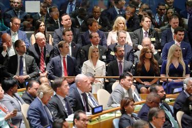 Eric Trump, Jared Kushner, Ivanka Trump, Donald Trump Jr, Kimberly Guilfoyle et Tiffany Trump écoutent le discours de Donald Trump lors de l'Assemblée générale des Nations unies, le 24 septembre 2019.