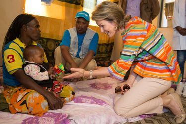 La reine Mathilde de Belgique en solo en Ethiopie, le 11 novembre 2015
