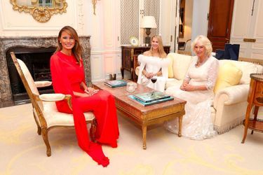 Melania Trump avec Suzanne Ircha et la duchesse de Cornouailles Camilla à Winfield House, le 4 juin 2019.