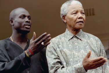George Weah et Nelson Mandela, en janvier 1996.