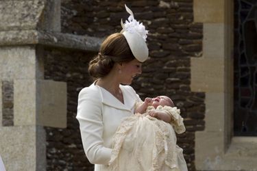 La duchesse de Cambridge, née Kate Middleton, au baptême de sa fille Charlotte, le 5 juillet 2015