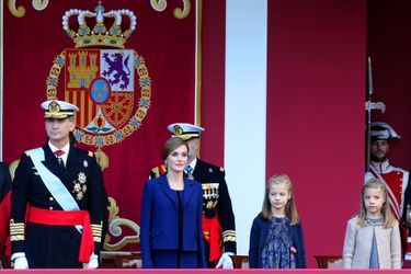 La reine Letizia d&#039;Espagne avec le roi Felipe VI et leurs filles à la Fête nationale, le 12 octobre 2015