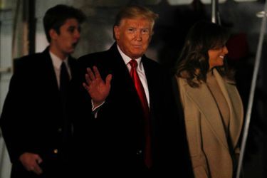 Donald, Melania et Barron Trump quittant la Maison-Blanche, le 20 décembre 2019.