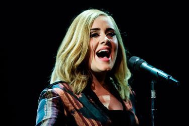 2- Adele "25" (565 000 ventes)