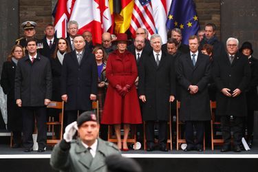 La reine Mathilde et le roi des Belges Philippe avec le grand-duc Henri de Luxembourg au Mémorial du Mardasson à Bastogne, le 16 décembre 2019