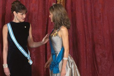 Carla Bruni et la reine Letizia à Madrid, en avril 2009.