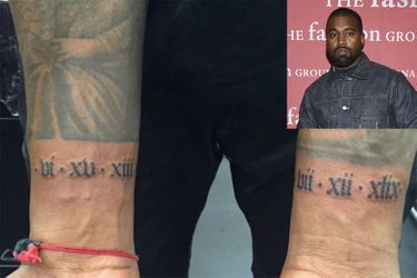 Kanye West s'est fait tatouer la date de naissance de sa fille North (née en 2013) en chiffres romains sur l'avant-bras droit. Il a également le nom de son fils Saint (né en 2015) sur cou. 