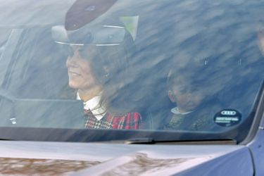 Kate Middleton et le prince Louis arrivent à Buckingham pour le déjeuner de Noël de la famille royale le 18 décembre 2019 à Londres