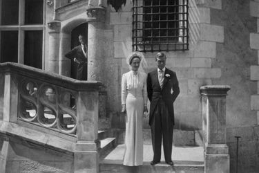 Le duc Edward de Windsor et Wallis Simpson lors de leur mariage au château de Candé, le 3 juin 1937