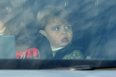 Le prince Louis arrive à Buckingham pour le déjeuner de Noël de la famille royale le 18 décembre 2019 à Londres