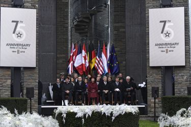 La reine Mathilde et le roi des Belges Philippe avec le grand-duc Henri de Luxembourg au Mémorial du Mardasson à Bastogne, le 16 décembre 2019