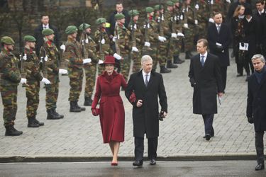 La reine Mathilde et le roi des Belges Philippe avec le grand-duc Henri de Luxembourg à Bastogne en Belgique, le 16 décembre 2019