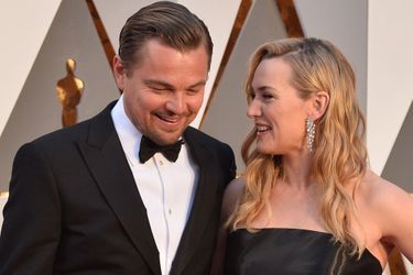 Kate Winslet et Leonardo DiCaprio à la cérémonie des Oscars 2016.