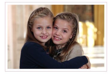 La carte de voeux du roi Felipe VI et de la reine Letizia d&#039;Espagne s&#039;orne d&#039;une photo de leurs filles, les princesses Leonor et Sofia 