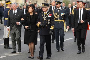 La reine Silvia et le roi Carl XVI Gustaf de Suède aux obsèques de l&#039;ex-roi Michel de Roumanie à Bucarest, le 16 décembre 2017