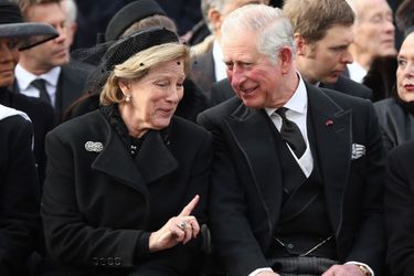 L&#039;ex-reine Anne-Marie de Grèce et le prince Charles d&#039;Angleterre aux obsèques de l&#039;ex-roi Michel de Roumanie à Bucarest, le 16 décembre 2017
