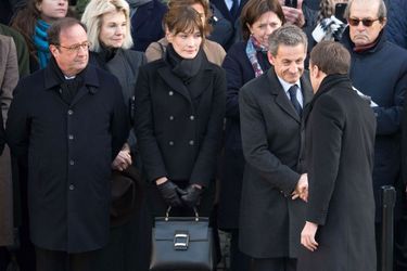 François Hollande, Carla Bruni, Nicolas Sarkozy et Emmanuel Macron lors de l'hommage à Jean d'Ormesson, le 8 décembre. 