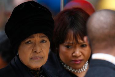 Winnie Mandela et sa fille Zindzi 