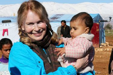 Mia Farrow, avec les réfugiés syriens au Liban, en janvier dernier