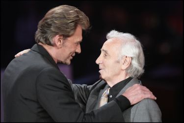 Johnny Hallyday et Charles Aznavour en 2005.