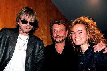 Renaud, ici avec Johnny et Laeticia Hallyday en 1998.