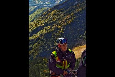 Vérane Bonneuil, 33 ans « Je voulais rendre service » Originaire de Gap, elle est la première femme à intégrer un peloton de gendarmerie de haute montagne (PGHM). Et pas des moindres, puisqu’elle exerce à Chamonix (ici en 2015). « La montagne est le seul endroit où j’ai ma place. »