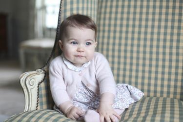 La princesse Charlotte à 6 mois, photographiée par sa mère la duchesse de Cambridge