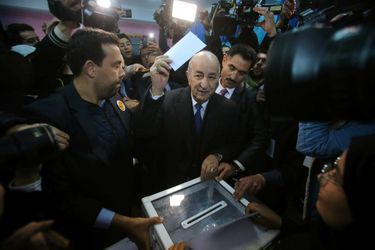 Abdelmadjid Tebboune vote à Alger, le 12 décembre 2019.