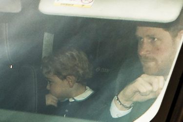 Le prince Harry et le prince George à Londres, le 16 décembre 2015