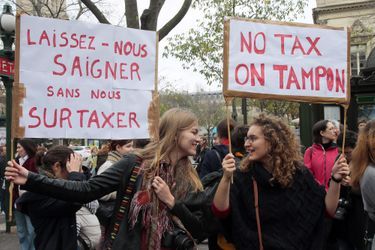 Le 11 novembre dernier, une manifestation a été organisée à Paris pour réclamer l&#039;abolition de la &quot;taxe tampon&quot;.