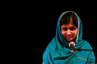 Malala à Londres le 4 octobre. Elle venait de recevoir le prix RAW in War.