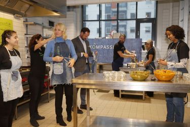La princesse Mette-Marit et le prince Haakon de Norvège participent à un atelier cuisine à Oslo, le 14 décembre 2017