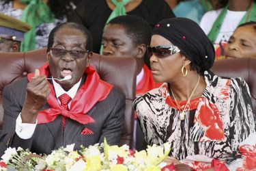 Robert et Grace Mugabe lors des célébrations de son 91e anniversaire en février dernier. 