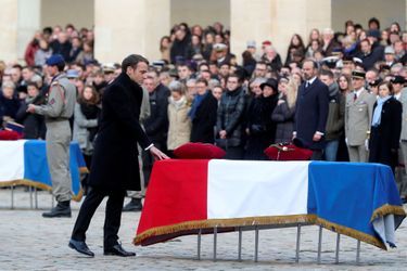 Emmanuel Macron lors de l'hommage aux Invalides aux 13 soldats tués au Mali.  