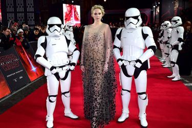 Gwendoline Christie à l'avant-première de "Star Wars : les derniers Jedi", le 12 décembre 2017 à Londres.