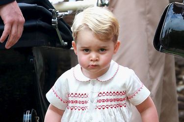 Le prince George lors du baptême de sa petite soeur la princesse Charlotte à Sandringham, le 5 juillet 2015