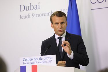 Emmanuel Macron en conférence de presse à Dubaï.