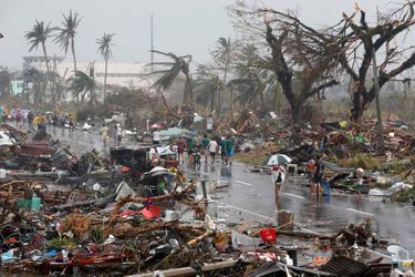 A Tacloban, le chaos après le typhon - Plus de 10 000 morts aux Philippines