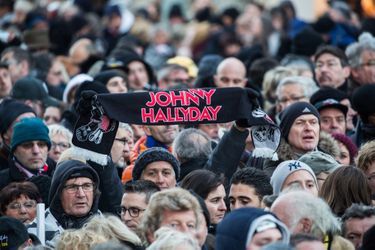 L’hommage populaire à Johnny Hallyday, place de La Madeleine