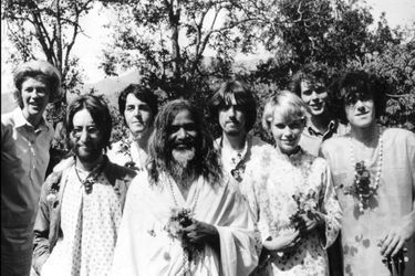 John Lennon (deuxième en partant de la gauche) en 1965