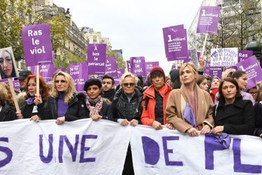 Alexandra Lamy, Muriel Robin et sa femme Anne Le Nen, Julie Gayet lors de la marche contre les violences sexistes et sexuelles organisée par le collectif NousToutes à Paris le 23 Novembre 2019.