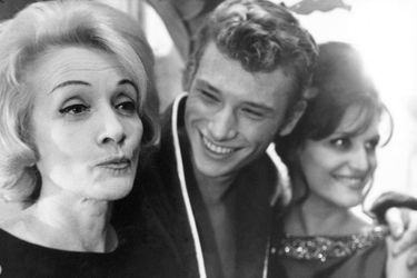 Johnny Hallyday avec Marlène Dietrich et Dalida en 1965.