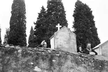 L&#039;enterrement de Gérard Philipe, au cimetière de Ramatuelle, dans le Var, le 28 novembre 1959.