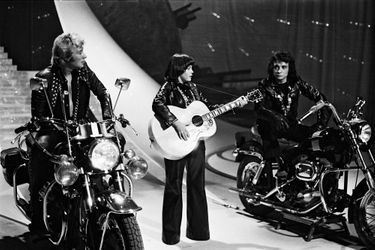 Johnny Hallyday, Mireille Mathieu et Michel Sardou lors de l'emission télé  'Top a Mireille Mathieu', sur TF1, le 01/04/1974.